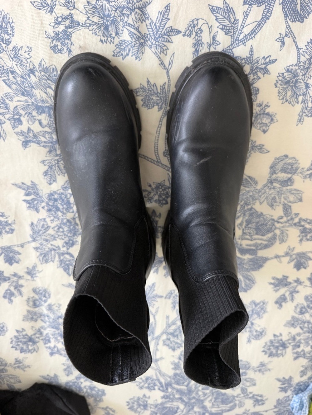 Steve Madden sock Chelsea boot